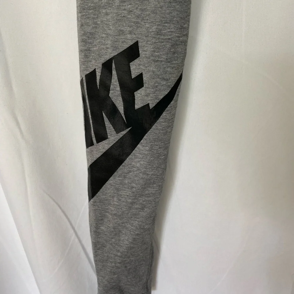 NIKE Leggings Gray with black nike logo size XS great for yoga or gym workouts